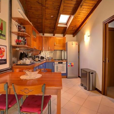 Casa Vacanza Angolo Della Corte Como Exterior foto