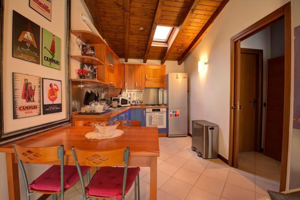 Casa Vacanza Angolo Della Corte Como Exterior foto