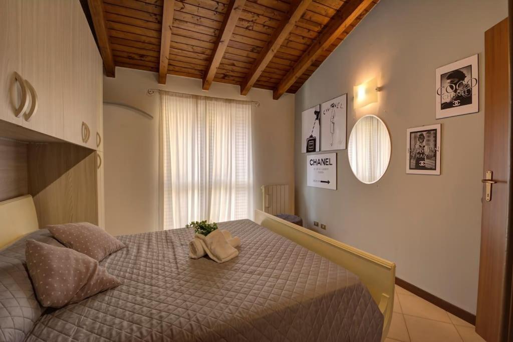 Casa Vacanza Angolo Della Corte Como Exterior foto